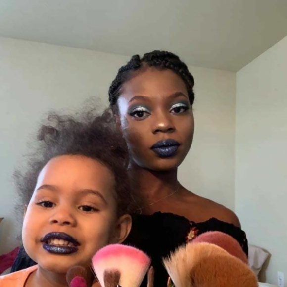 Meet your Posher, Tsai - Picture 1 of 1